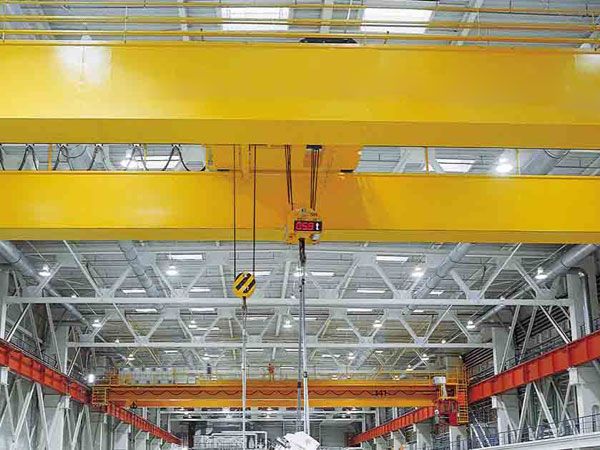 天車(chē)操作應(yīng)注意的安全事項(xiàng)